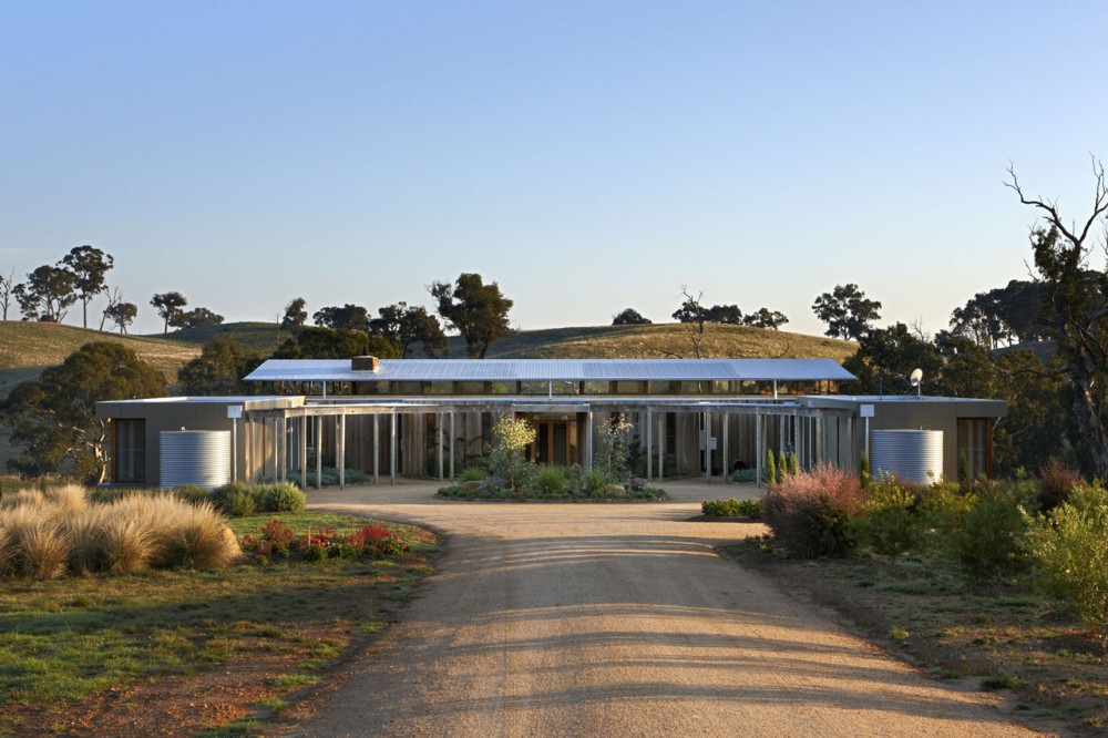 Weekend Home Design For Comfortably House by JOH Architects